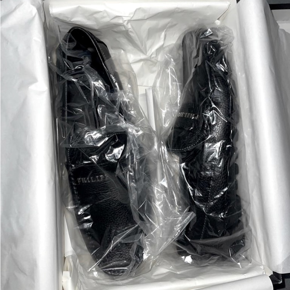 I decided to sell them because since they were bought they have never been used.